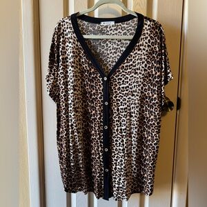 BomBom Animal Print V-neck Button Front Short Sleeve Top Blouse Women’s Size XL